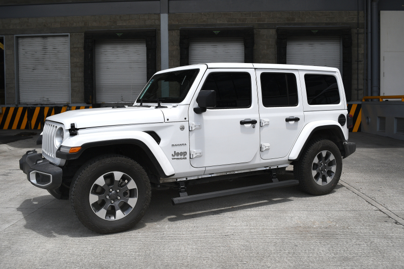 Jeep Wrangler Electric Running Boards - Go Rhino - VoltStep E1 Retractable, Dual-Motor, 6-inch, LED Lighting - Textured Black - `18-`24